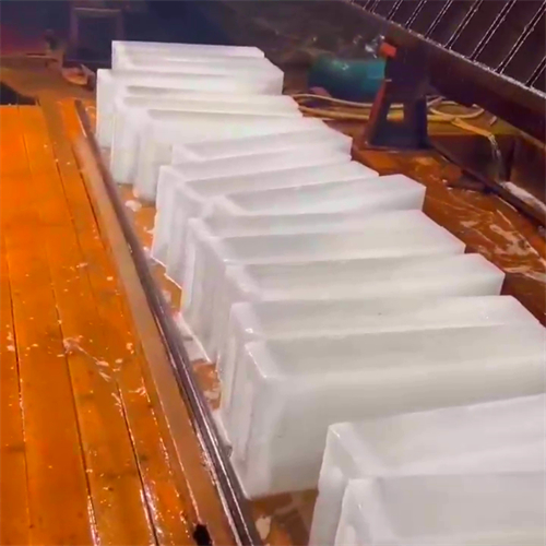 降溫冰塊：炎炎夏日的清涼守護者